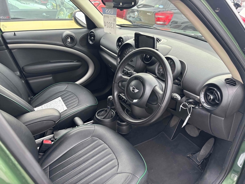 Mini Cooper Crossover 5D - U11526