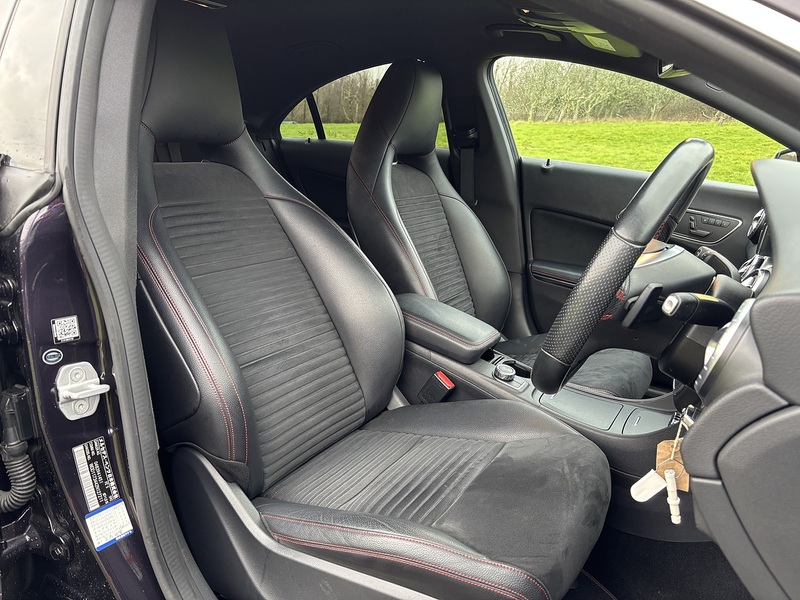 Mercedes-Benz Cla CLA250 - U11527