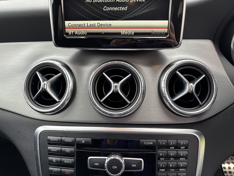 Mercedes-Benz Cla CLA250 - U11527