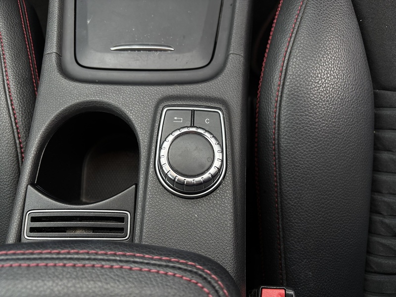 Mercedes-Benz Cla CLA250 - U11527