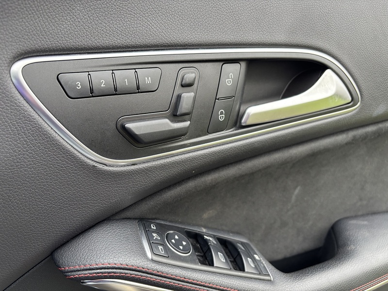 Mercedes-Benz Cla CLA250 - U11527