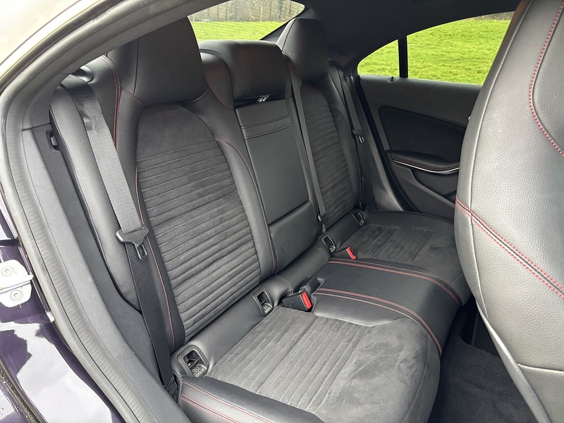 Mercedes-Benz Cla CLA250 - U11527