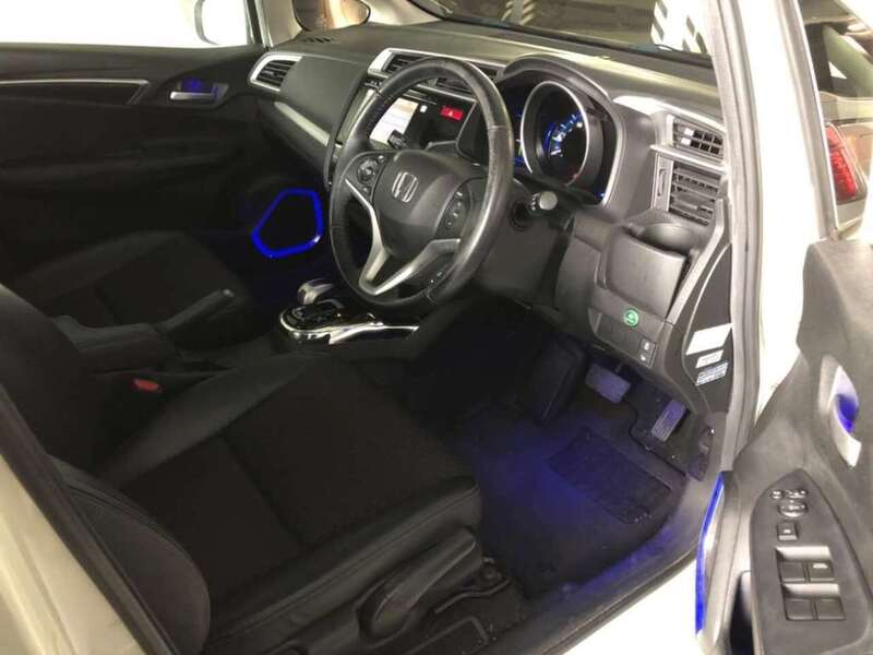 Honda Fit Hybrid L Package - U11529