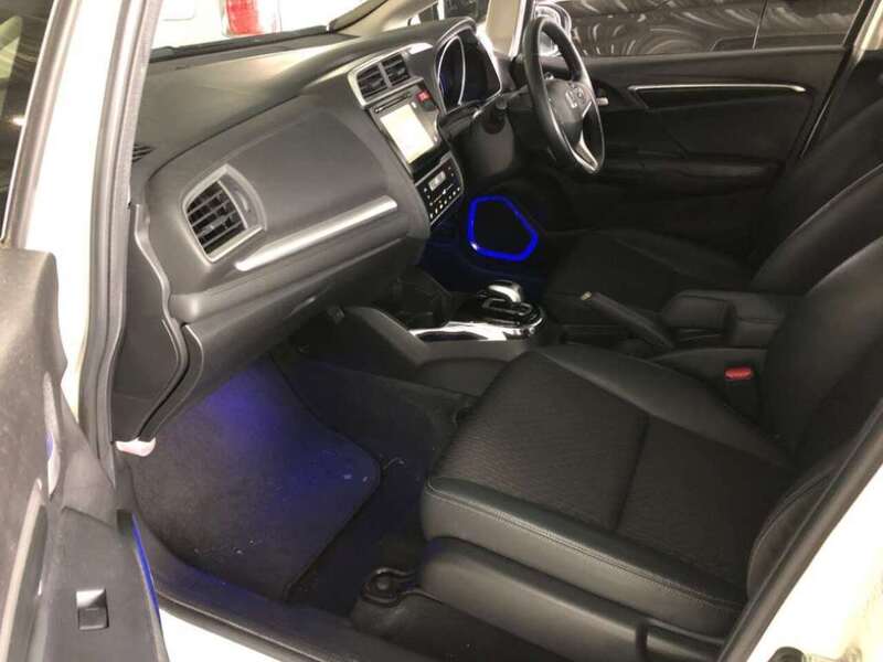 Honda Fit Hybrid L Package - U11529