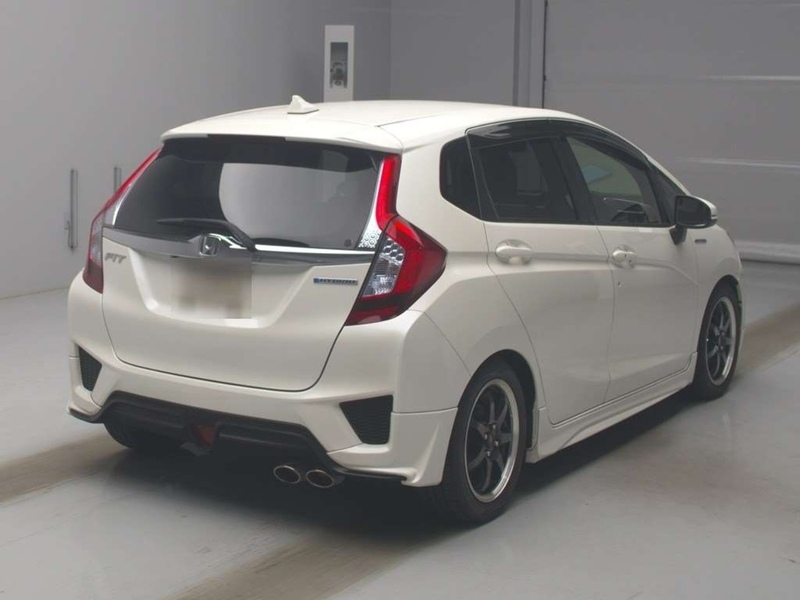 Honda Fit Hybrid L Package - U11529
