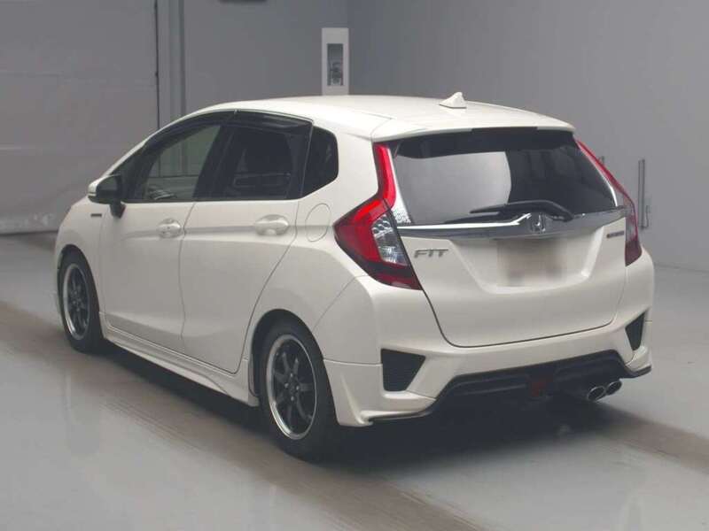 Honda Fit Hybrid L Package - U11529