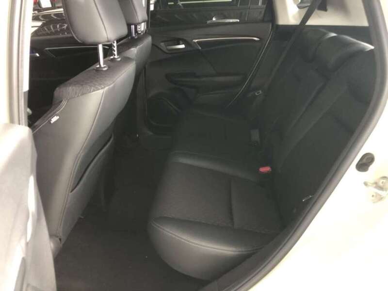 Honda Fit Hybrid L Package - U11529