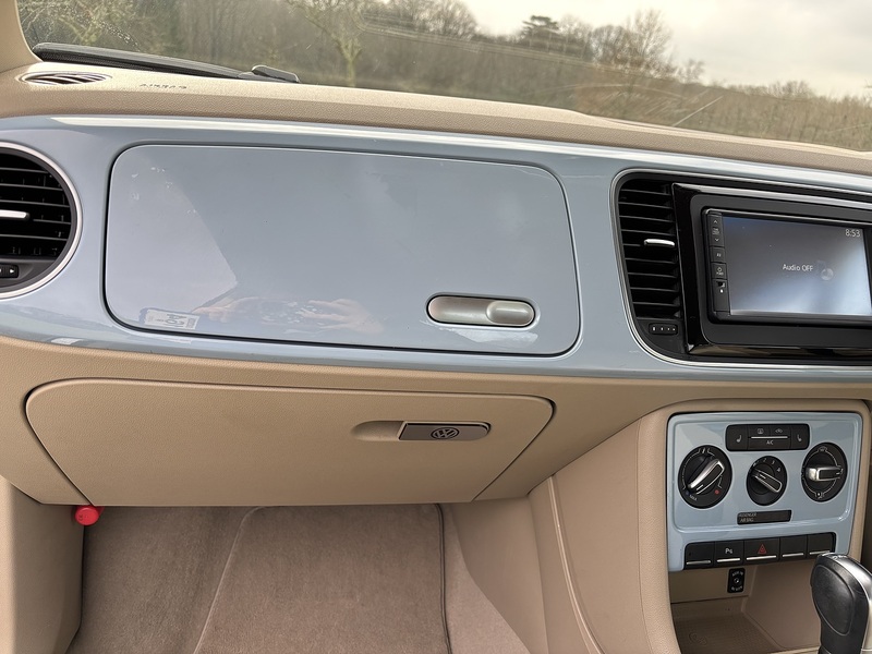 Volkswagen Beetle  - U11530