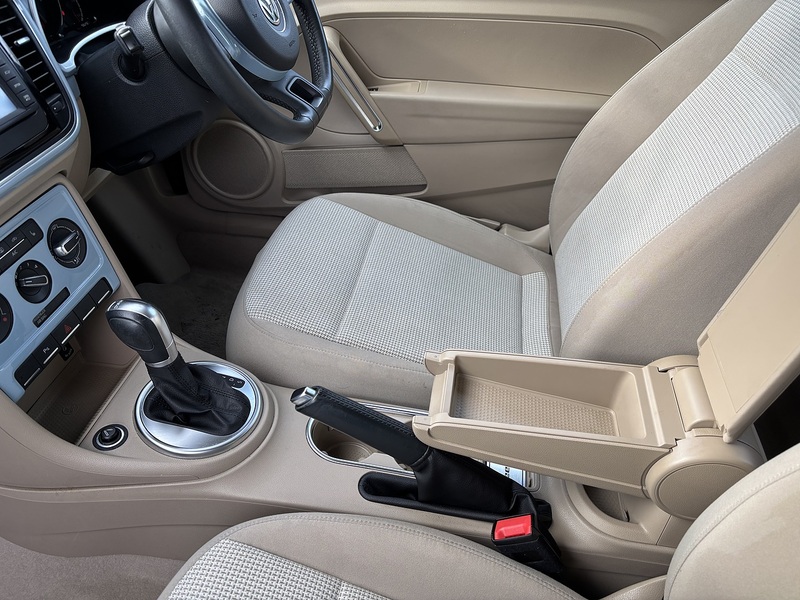 Volkswagen Beetle  - U11530