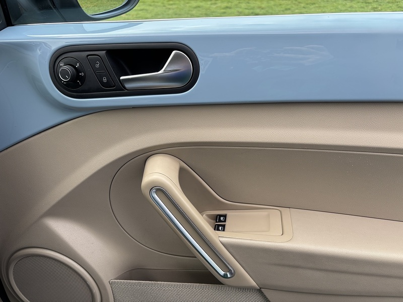 Volkswagen Beetle  - U11530