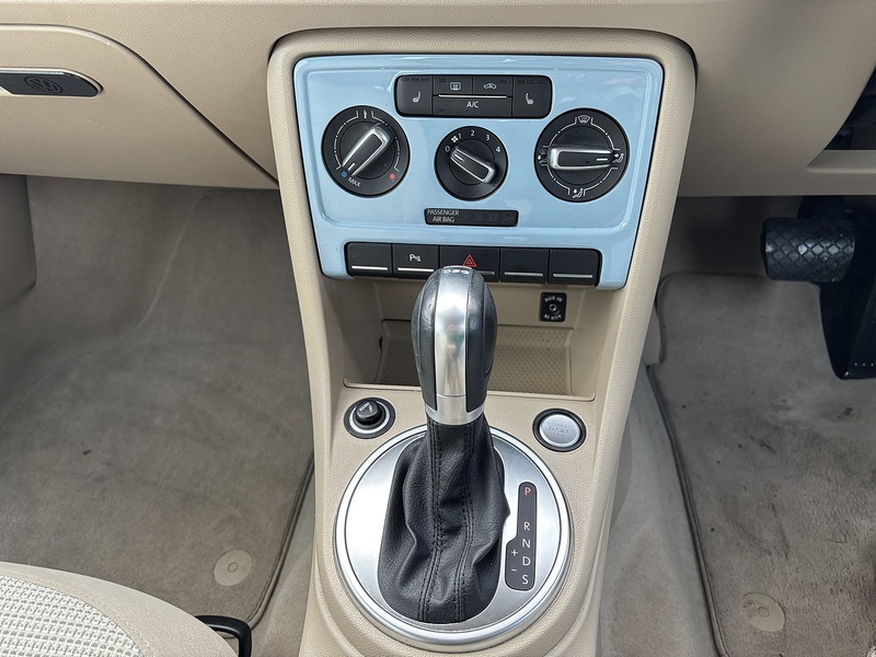 Volkswagen Beetle  - U11530