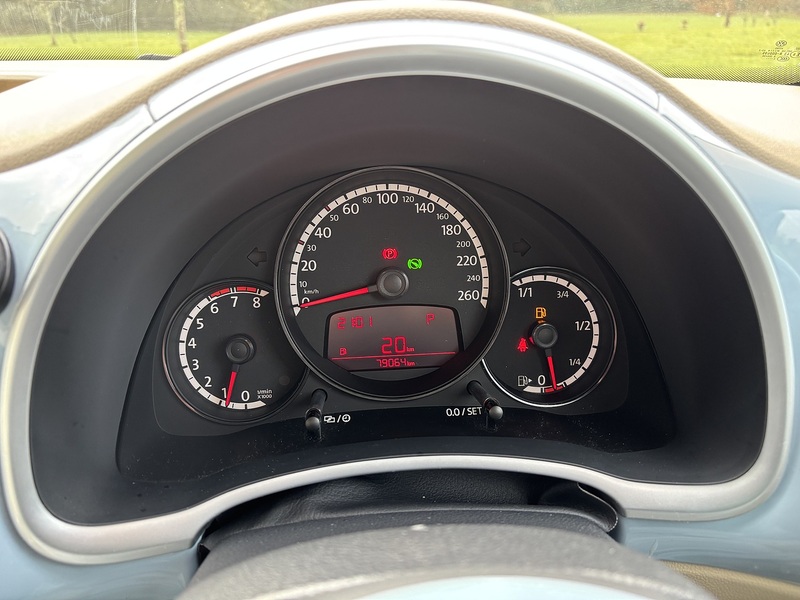 Volkswagen Beetle  - U11530