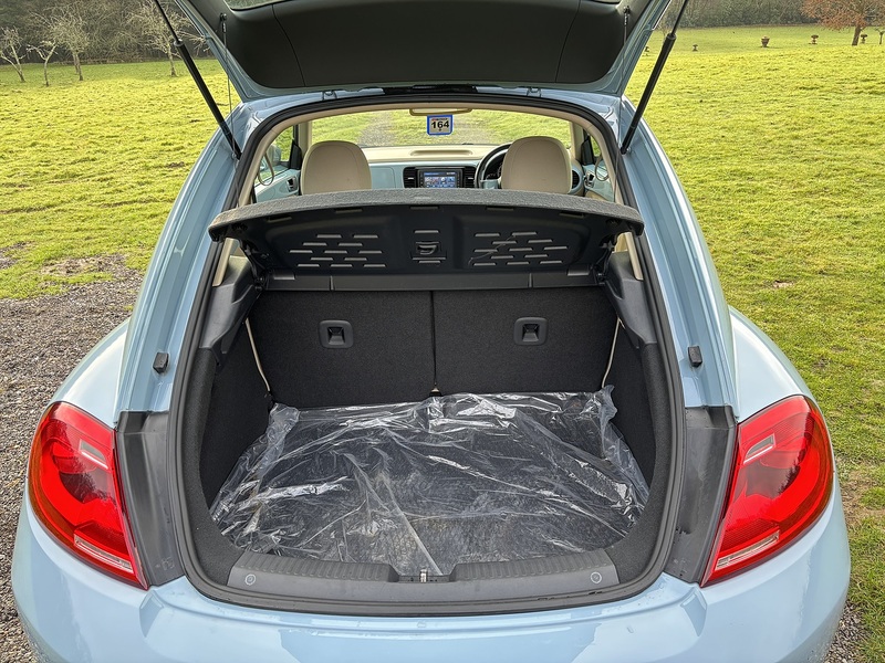 Volkswagen Beetle  - U11530