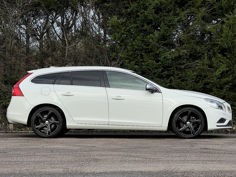Volvo V60 T4 R-Design - U11532