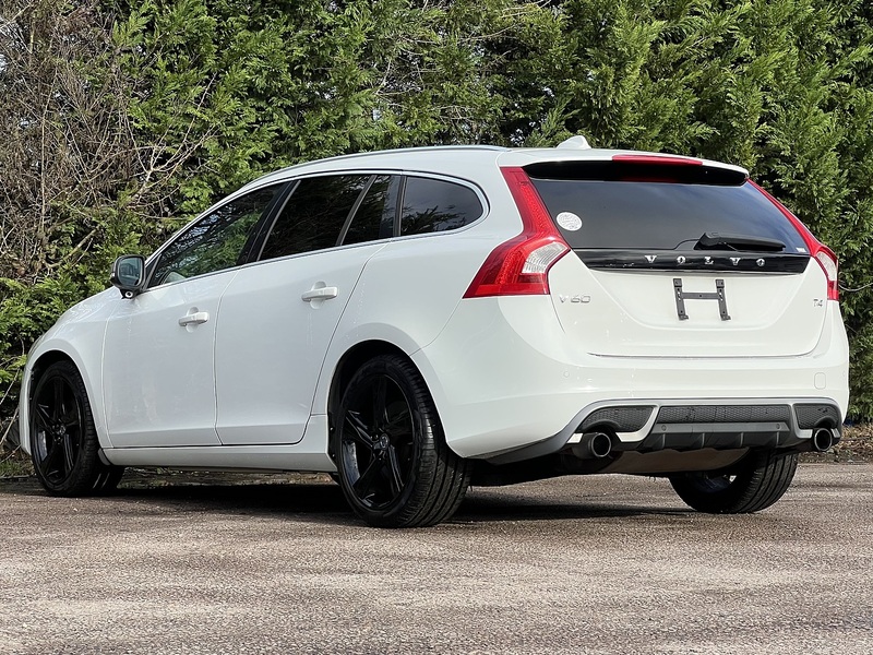 Volvo V60 T4 R-Design - U11532