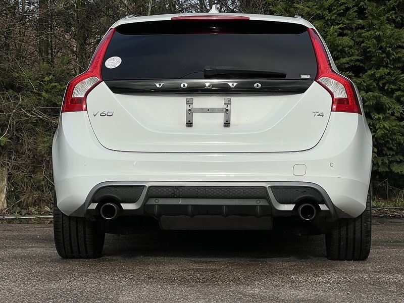 Volvo V60 T4 R-Design - U11532