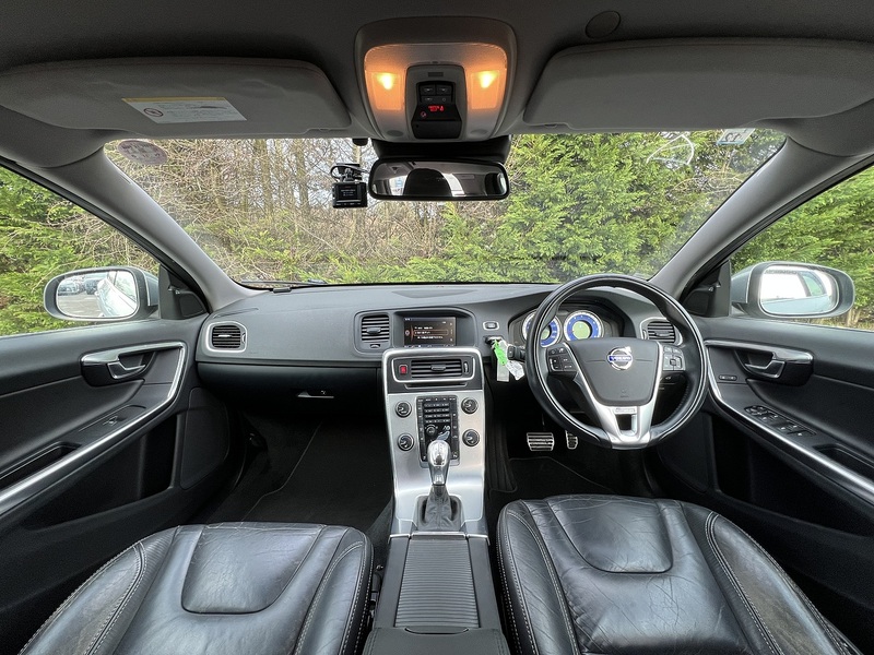 Volvo V60 T4 R-Design - U11532