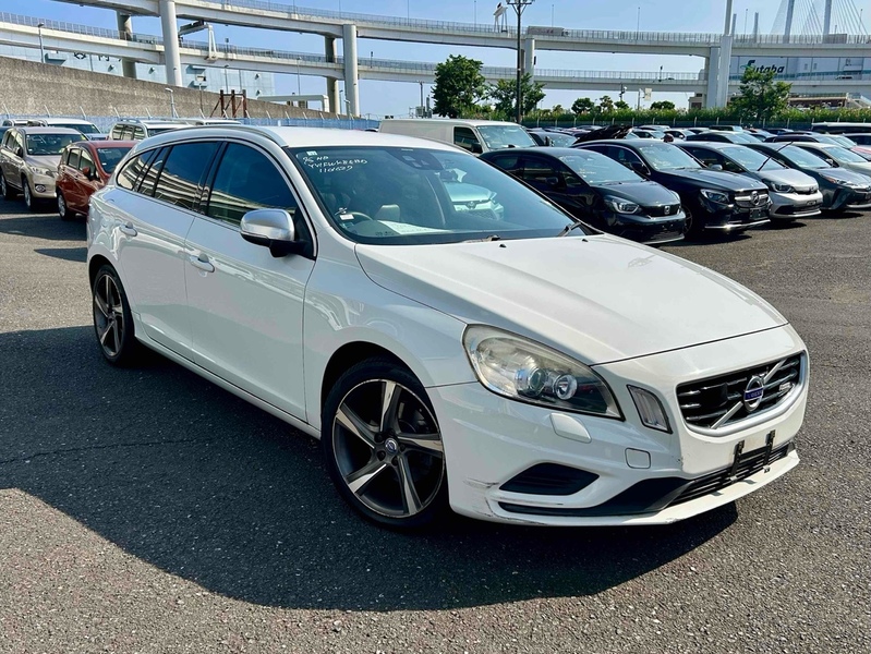 Volvo V60 T4 R-Design - U11532