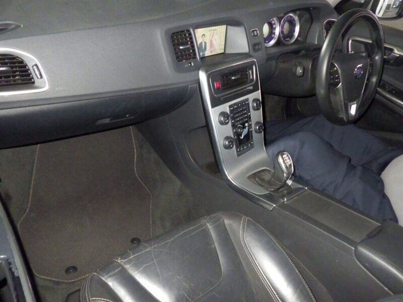 Volvo V60 T4 R-Design - U11532