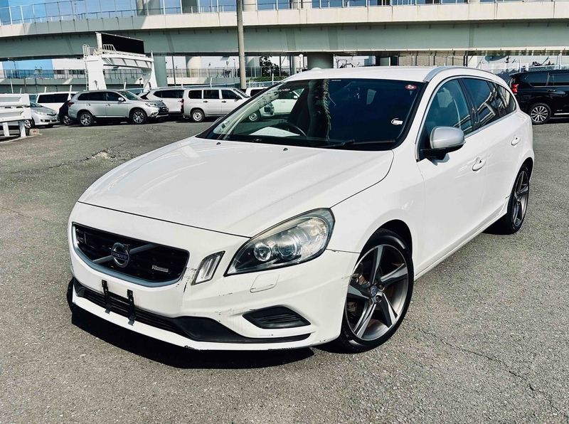 Volvo V60 T4 R-Design - U11532