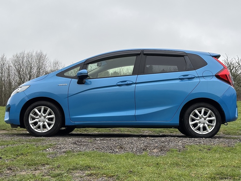 Honda Fit Hybrid F Package - U11534