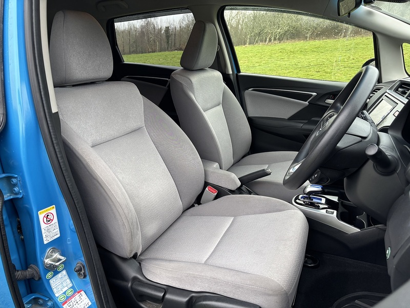 Honda Fit Hybrid F Package - U11534