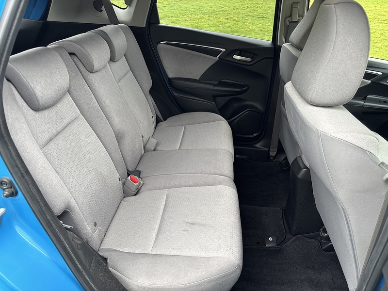 Honda Fit Hybrid F Package - U11534