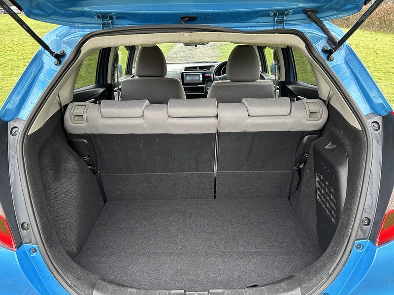 Honda Fit Hybrid F Package - U11534