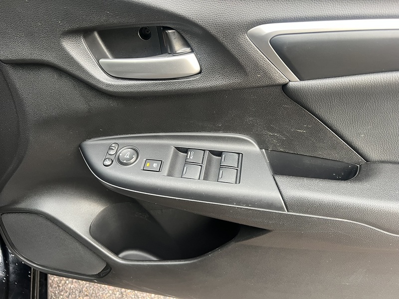 Honda Jazz Hybrid L Package - U11535