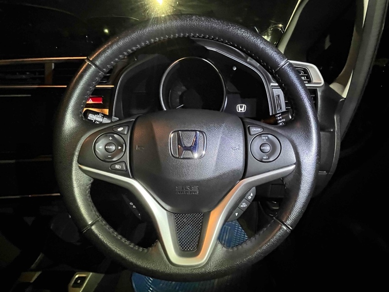 Honda Fit Hybrid L Package - U11535