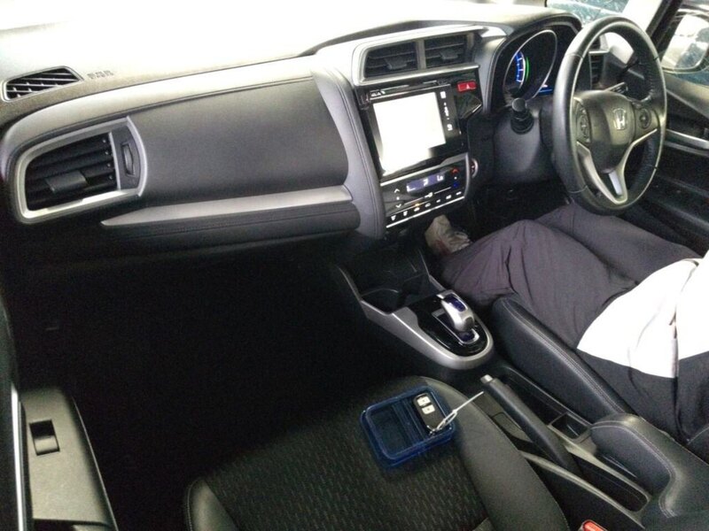 Honda Fit Hybrid L Package - U11535
