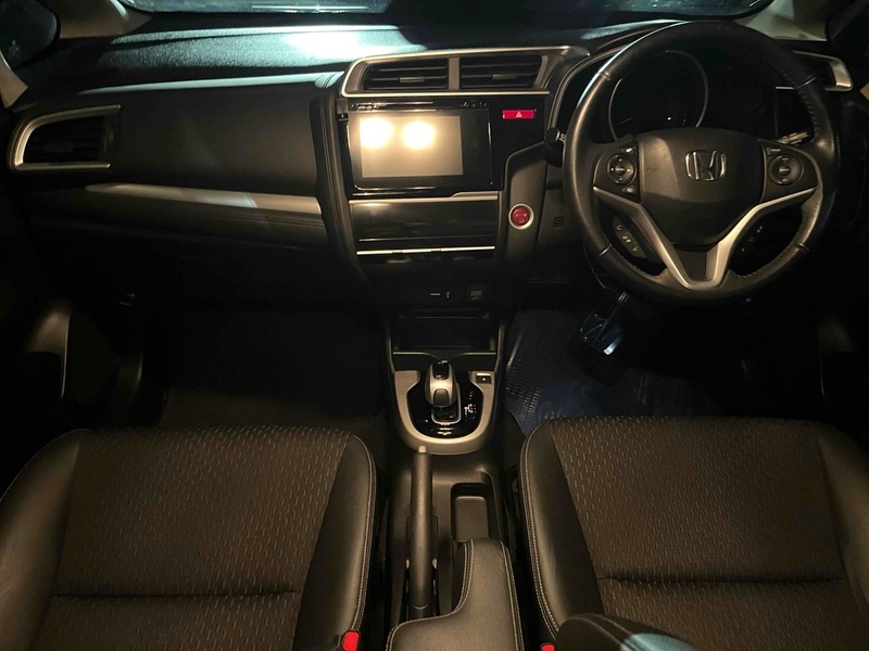 Honda Fit Hybrid L Package - U11535
