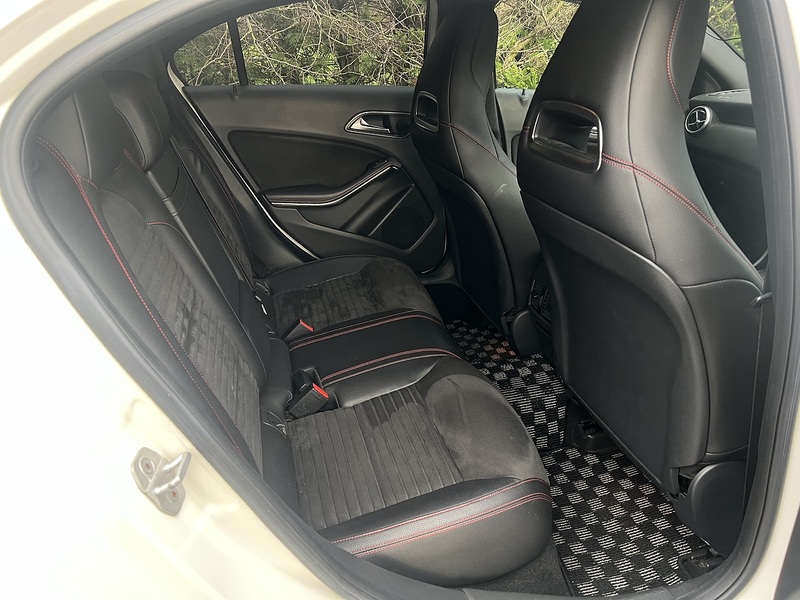 Mercedes-Benz A-Class A 180 AMG Night Edition - U11541