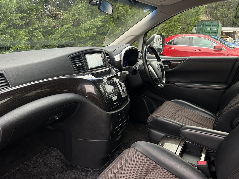 Nissan Elgrand Highway Star - U11545