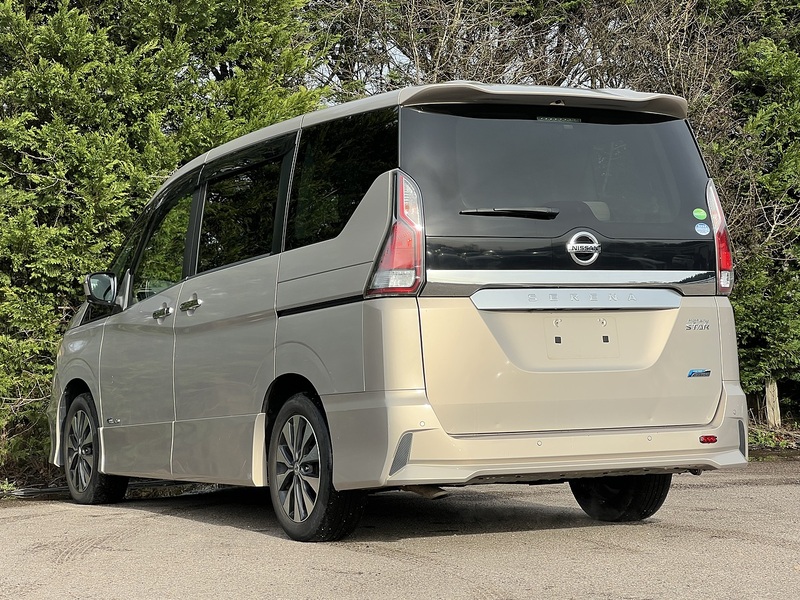 Nissan Serena 5D Highway Star G - U11547