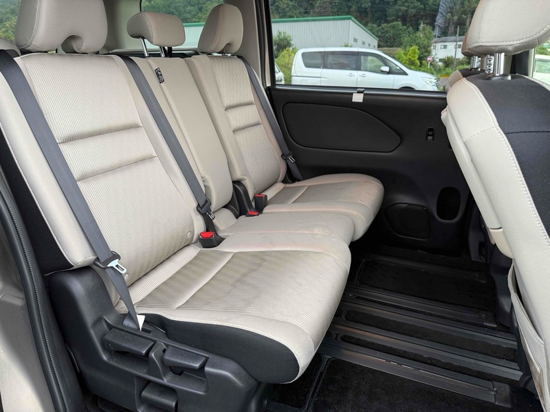 Nissan Serena 5D Highway Star G - U11547