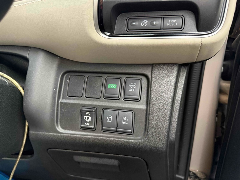 Nissan Serena 5D Highway Star G - U11547