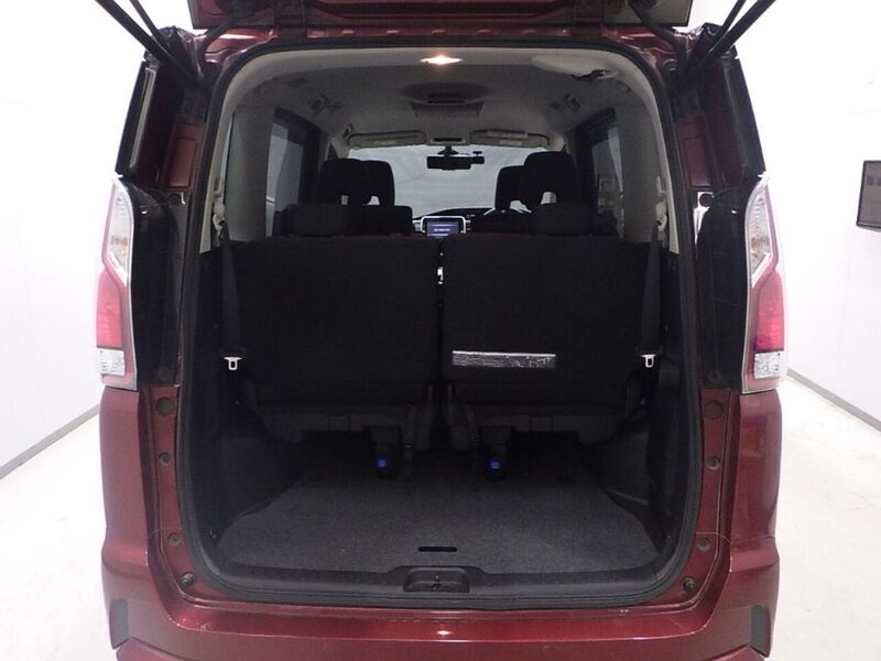 Nissan Serena Highway Star - U11548