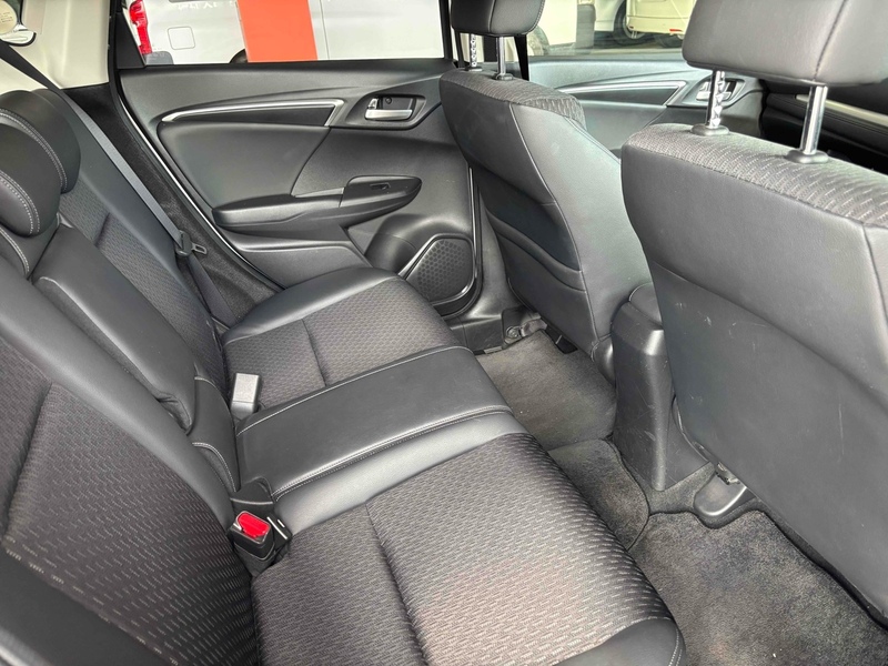 Honda Fit Hybrid L Package - U11551