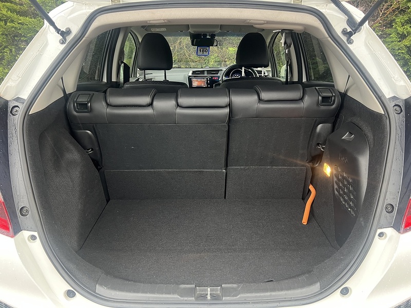 Honda Fit Hybrid L Package - U11551