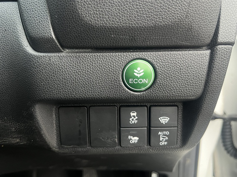 Honda Fit Hybrid L Package - U11551