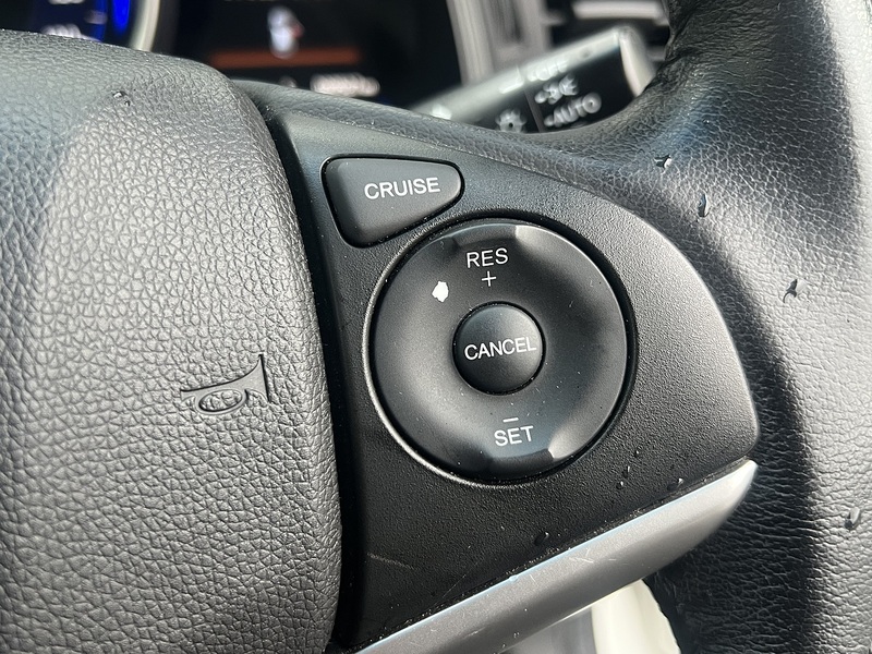 Honda Fit Hybrid L Package - U11551