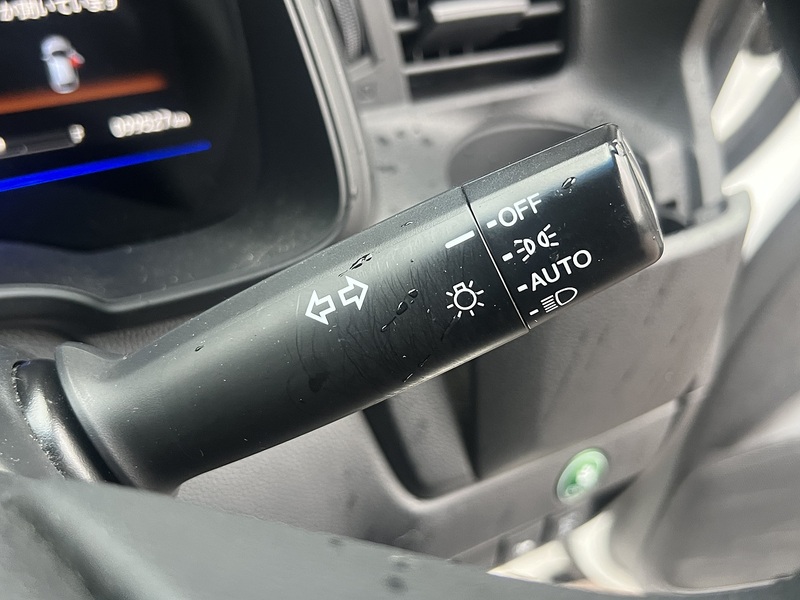 Honda Fit Hybrid L Package - U11551