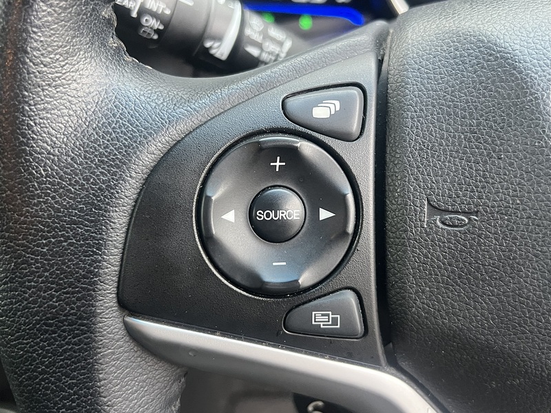 Honda Fit Hybrid L Package - U11551