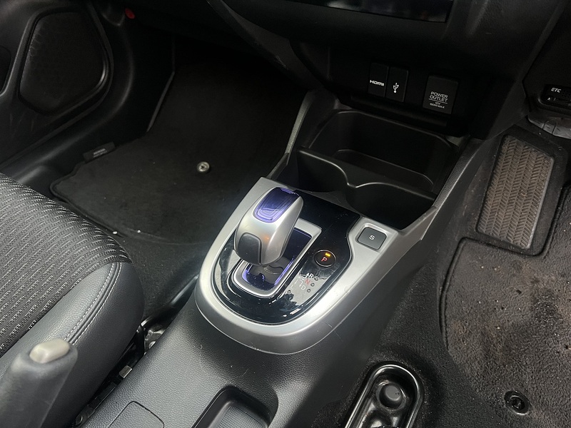 Honda Fit Hybrid L Package - U11551