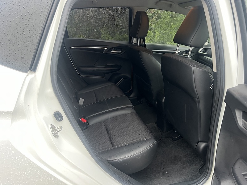 Honda Fit Hybrid L Package - U11551