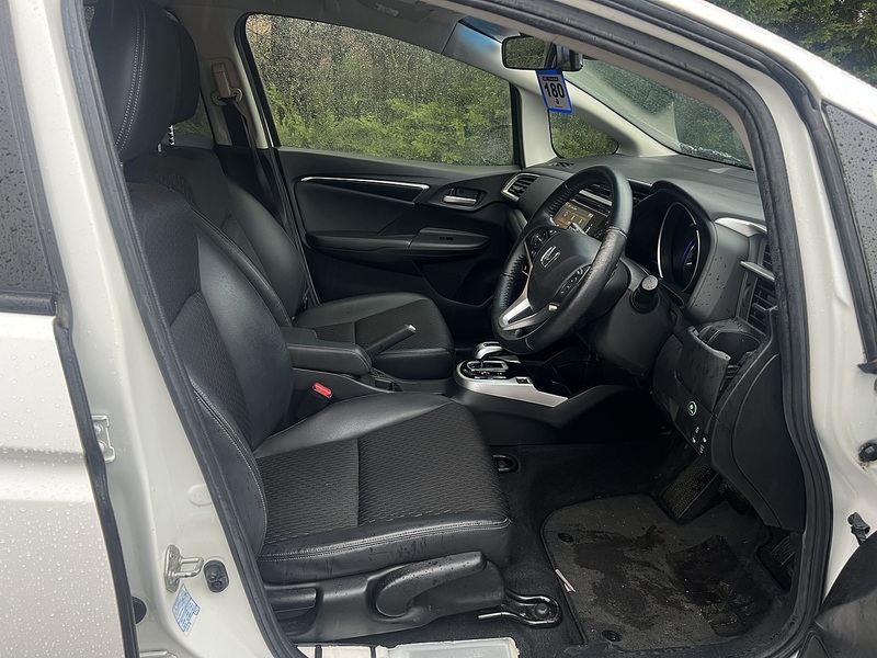 Honda Fit Hybrid L Package - U11551