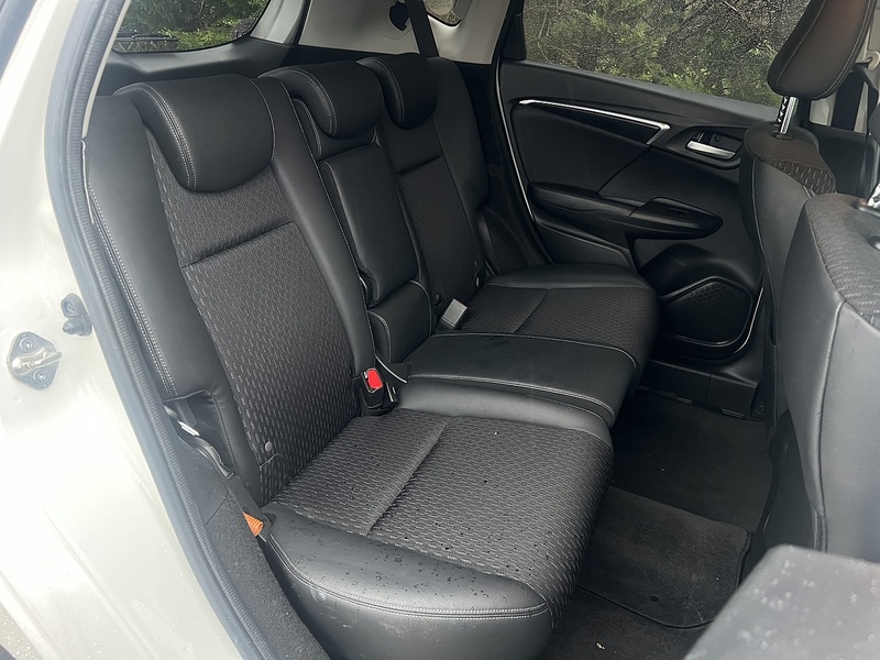 Honda Fit Hybrid L Package - U11551