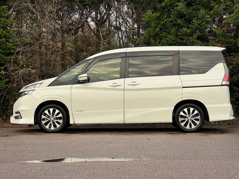 Nissan Serena 5D Highway Star V Selection - U11552