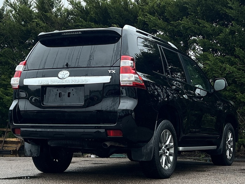 Toyota Land Cruiser Invincible D-4D - U11553